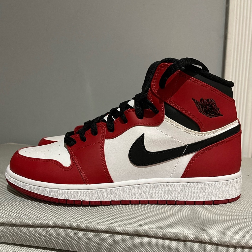 Air Jordan 1 Retro Chicago 2013 release GS